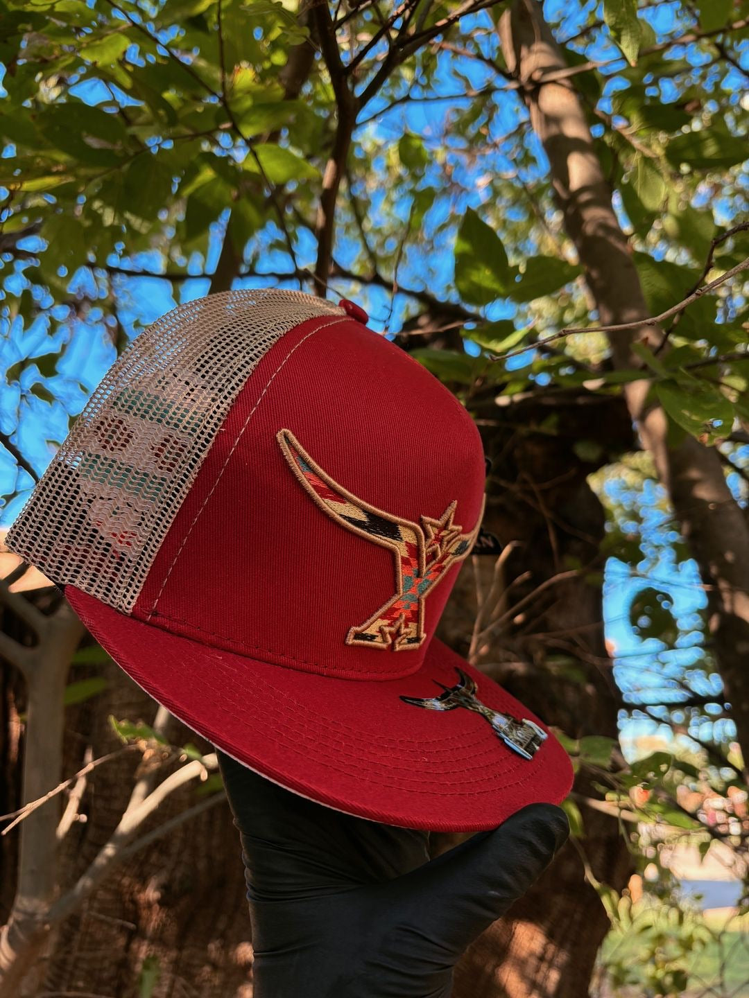Gorra Texhorn roja y beige con bordado frontal